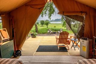Charming Vineyard Glamping Tent with Wine Tastings near Lake Shetek in Currie, Minnesota - 8