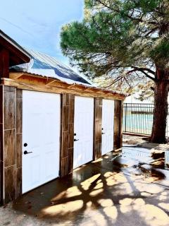 Scenic King Glamping Tent with AC & Mountain Views near Mountainair in Torreon, New Mexico - 4