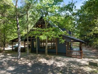 Charming Cabin with Hot Tub Near Casino & State Park in Hochatown, Oklahoma - 2