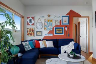 Gorgeous, Waterfront Beach Cottage on Oyster Bay with Easy Access to Olympic National Park - 5