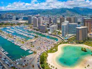 Spacious One Bedroom Harbor View Condos at Ilikai Marina With Private Balcony - 5