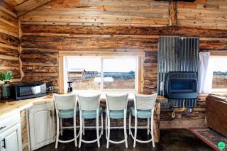 Beautiful Rustic Cabin with Breathtaking Scenic Views for a Peaceful Escape in Blanding, Utah - 7