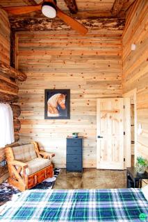 Beautiful Rustic Cabin with Breathtaking Scenic Views for a Peaceful Escape in Blanding, Utah - 1
