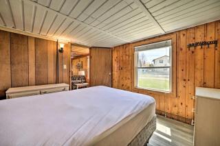 Waterfront Cabin with Kayaks, Dock & Fire Pit in Houghton Lake, Michigan - 7