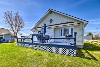 Lakefront Retreat with Dock Access & canoe Adventures in Houghton Lake, Michigan - 0