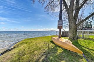 Lakefront Cottage with Fire Pit, Beach & Pet Friendly in Houghton Lake, Michigan - 6