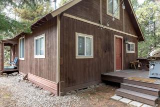Tranquil Cabin with Amazing Views from the Incredible Deck, the Perfect Base for your Island Park Adventures in Idaho - 0