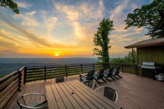 Incredible Cottage with Breathtaking Views from the Amazing Deck, the Perfect Base for Exploring the Area Around Mentone, Alabama - 7