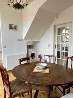 Apartment Sleeps 6 with Parking - 6