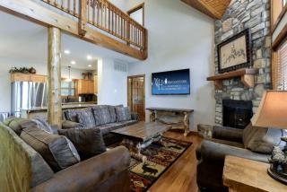 Wonderful Cabin with Game Room and Swimming Pool in Branson, Missouri - 8