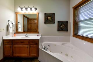 Wonderful Cabin with Game Room and Swimming Pool in Branson, Missouri - 5