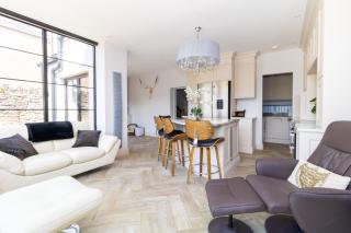 Holly Bank House, Luxury Slps 6, Stunning Garden - 3