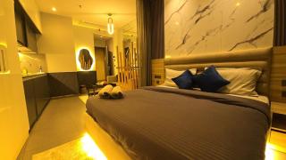 Mirror Magic by Luxury Loft - 4