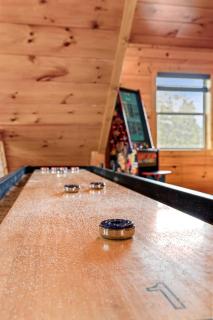 Scenic Smoky Mountain Log Cabin with Indoor Pool & Hot Tub Near Dollywood – Sevierville - 5