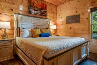 Scenic Smoky Mountain Log Cabin with Indoor Pool & Hot Tub Near Dollywood – Sevierville - 3
