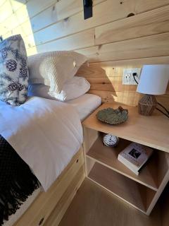 Pine: Serene Tiny House Nestled in the Woods in Quakertown for a Romantic Glamping Getaway in Pennsylvania - 5