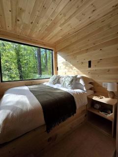 Hickory: Minimalist Escape for 2 in a Cozy Cabin with Serene Vibes in Pennsylvania - 6
