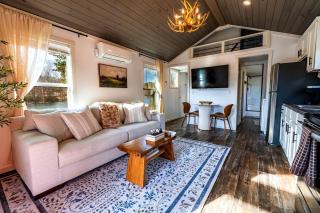 Lakefront Tiny Home Retreat with Private Dock & Sunset Views in Tracy City, Tennessee - 8
