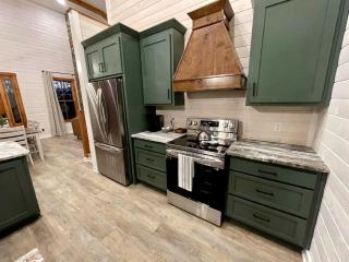 Wonderful Tiny Cabin Ideal for Small Groups in Tennessee - 9
