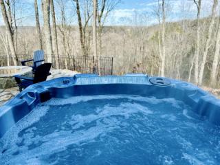 Scenic Bluffside Tiny Home Retreat with Kid-Friendly Loft near South Cumberland in Monteagle, Tennessee - 3