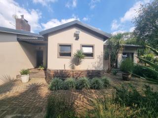 Aerotropolis Guest Lodge - 7