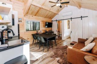 Charming Cabin with Private Hot Tub Near Red River Gorge in Campton, Kentucky - 3
