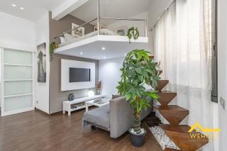 Elegante Loft con Altillo y Diseño Moderno, Centro - 3