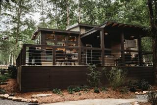 Leprechaun Lodge at The Retreat at Deer Lick Falls in Tennessee - 0
