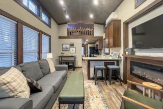Gorgeous Cabin with Hot-tub and Games in Monteagle, Tennessee - 9