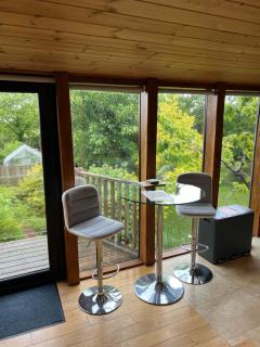 Chestnut,1 bedroom loft apartment with wood burner - 9