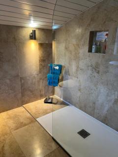 Chestnut,1 bedroom loft apartment with wood burner - 5