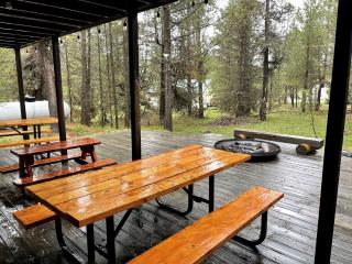 Cozy Log Cabin Close to Yellowstone National Park, Idaho - 7