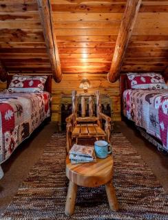 Cozy Rustic Log Cabin with Trails & Wildlife Near Yellowstone, Island Park Idaho - 6