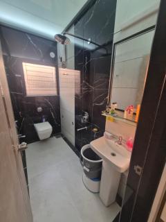 Lavish 3BHK Fully Furnished Flat For Family - 9