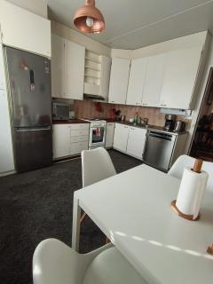 stay near airport & center and train station and alway public transport and self check in and in private room with single bed - 2