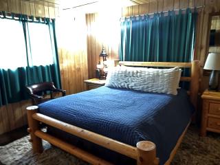 Relaxing Log Cabin Nestled in the Trees near Yellowstone, Idaho - 6