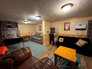 Incredible Cabin Perfect for Family Reunions near Yellowstone, Idaho - 5