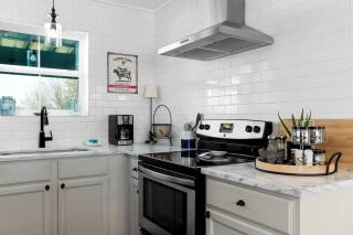 Charming Farmhaus Retreat with Hot Tub Near Fredericksburg Wine Trail, Fredericksburg TX - 8