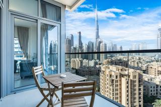 Bright Corner Home with Full Burj View - 6