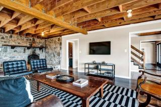 Serene Hilltop Brick Retreat with Panoramic Views Near Fredericksburg, Texas - 4
