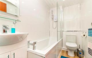 Glasgow Room Free Parking - 3