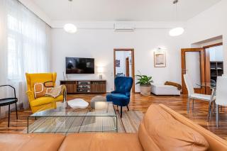 Elegant 2 - bedroom Apartment with Balcony and Parking - 3