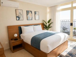 Stunning Nile View 2BR Balcony Prime Location - 7
