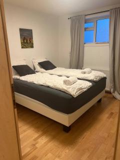 2 bedroom Condo with cheap pick up services - 4