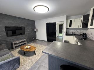Kato Suite 2 - 4
