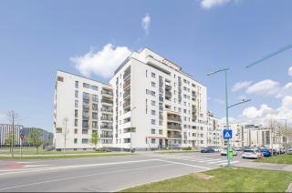 All season apartaments Coresi Mall - 1