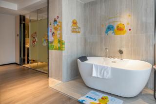 Atour X Hotel Shenzhen Luohu Dongmen Pedestrian Street - 4