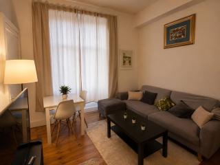Comfortable 2 Bedroom Flat in Leith - 5