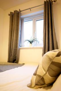Spacious 4-Bed House in Didsbury - Free Parking - 3