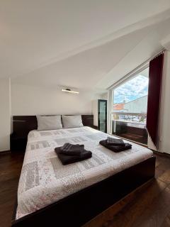 Rainbow 2BR Apartment Home2Host - 7